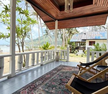 Chaloklum House | Beachfront house in Chaloklum