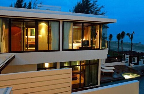 Prachuap Khiri Khan Villa | Beachfront 3 Bedrooms Pool Villas
