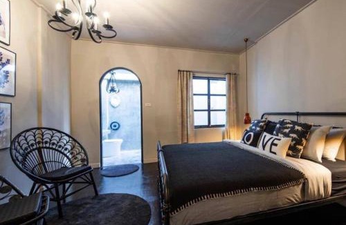 Bangkok Central Business District Villa | Beautiful 3 Bedroom Baroque House near Asoke BTS