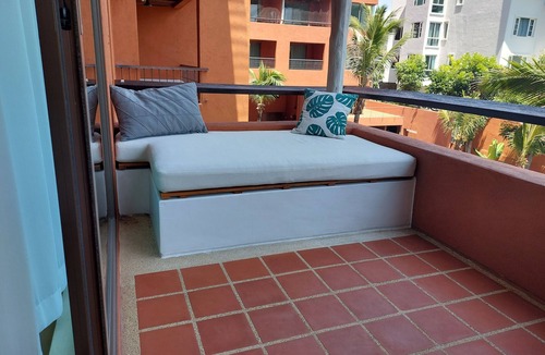 Khao Tao Condo | Beautiful Beachfront Condo in Khaotaon2-BR, WiFi, 55" TV New Renovated