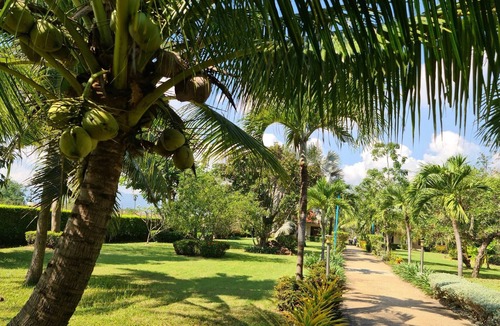 Cha-am House | Beautiful bungalow with shared outdoor pool and 2 km from the sandy beach