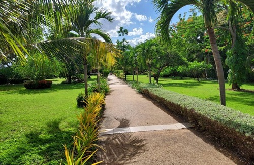 Cha-am House | Beautiful bungalow with shared outdoor pool and 2km from the beach