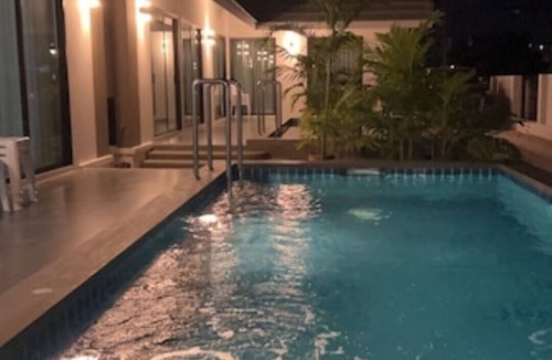 Cha-am Villa | Beautiful new villa by the beach with a pool
