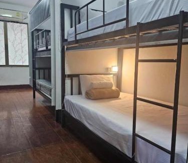 Bangkok Central Business District Hostel | BED at 18