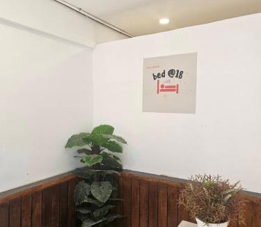 Bangkok Central Business District Hostel | BED at 18