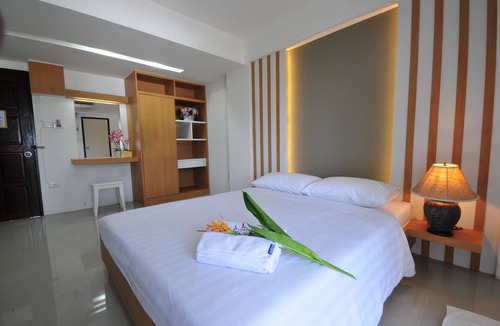 Talat Phlu Hotel | Beerapan Hotel