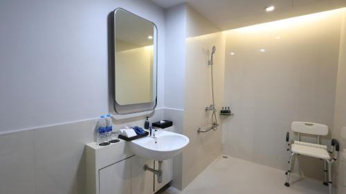 Sa Khu Hotel | Bella Nara Phuket Naiyang Beach