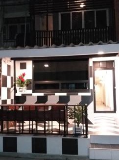 Ramkhamhaeng Hostel | Benjamas hostels
