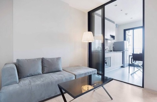 Central Pattaya Apartment | Best Location of Pattaya, Infinity Pool Walk To The Beach