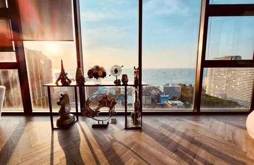Pattaya Bay Apartment | Best Pool with 360 View of Pattaya & Best Location