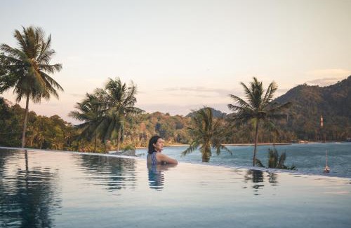 Bang Bao Bay Resort | Bhuvarin Resort