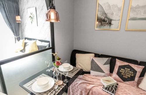 Lat Krabang Condo | BKK Airport Apartment 10min/Near Market, Mall & Skytrain/Free WIFI&NETFLIX