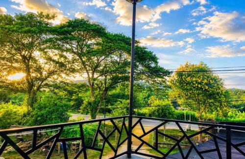 Wang Chin Bed & Breakfast | Black Box Steak lounge and Hotel