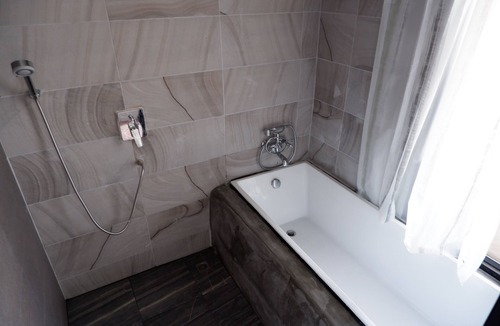 Phunphin Hotel | Black Elephant Boutique
