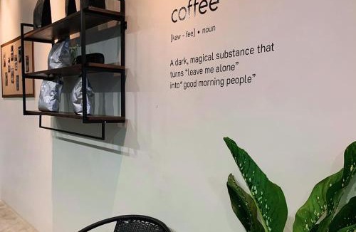 Pattaya Bay Hostel | Blue whale Hostel & Café