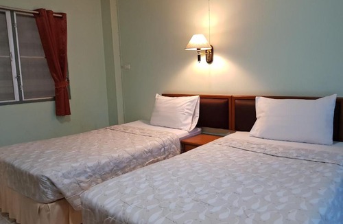 Old City Apartment | Boonthavon