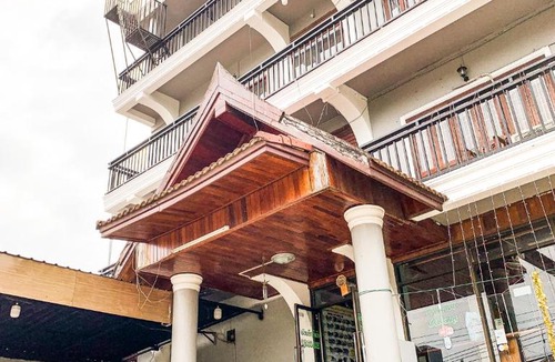 Vang Vieng Hotel | Bountang Mountain View Riverside Hotel