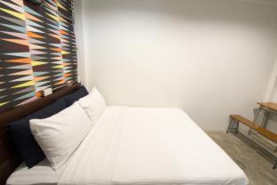 Huay Kaew Hostel | Box Hostel N Cafe