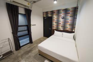 Huay Kaew Hostel | Box Hostel N Cafe