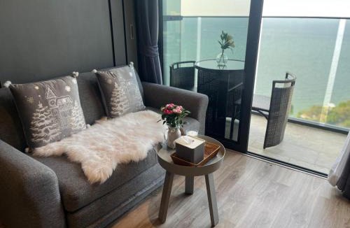 Pratumnak Hill Apartment | Breath Taking Sea View - Luxury Living