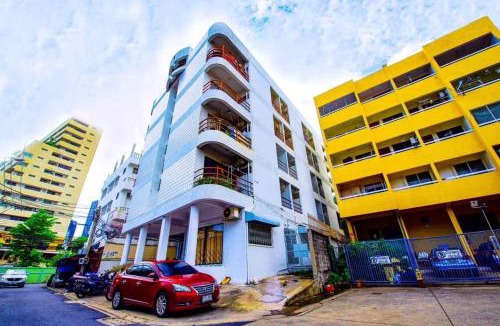Khlong Toei Apartment | BT fifty