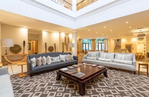 Takat Ngao House | Burapha hotel