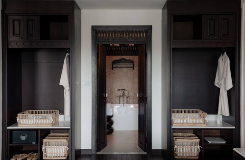 Old City Hotel | Burirattana Hotel - Adults Only
