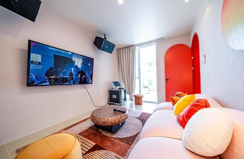 Nong Chaeng Villa | Candy House Private Pool Villa & KTV