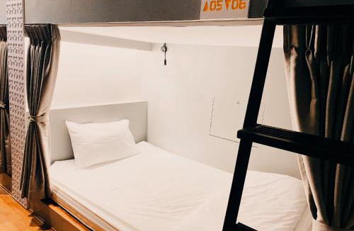 Talat Yai Hostel | Capzule Bed Phuket