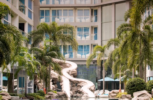 Central Pattaya Hotel | Centara Azure Hotel Pattaya (SHA Extra Plus)
