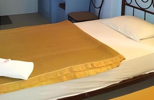 Bang Rak Hostel | Centaur Inn Hotel