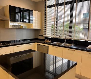 Bangkok Central Business District Villa | Central BKK Luxuxy Pool Villa 4BR