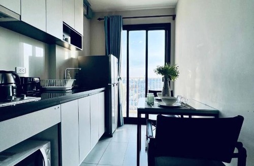 Pattaya Bay Condo | Central Location, Amazing Infinity Pool Near Beach