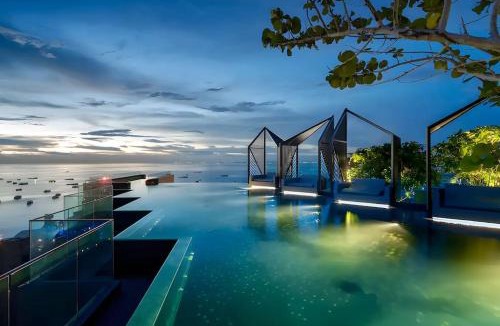 Pattaya Bay Apartment | Central Pattaya Condo With Roof Top Pool