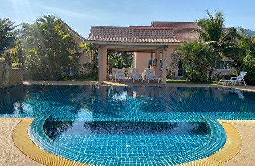Pak Nam Pran Villa | Chang Noi wheelchair accessible resort