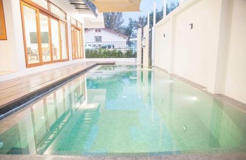 Hat Chao Samran Villa | Chao Sam Ran Pool Villa Phetchaburi หาดเจ้าสำราญ เพชรบุรี ราคาสำหรับ 8 ท่าน