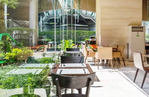 Phra Khanong Nuea Apartment | Charming Sky Bay Suite near BTS Phrakanong 简约迷人房近轻轨站 U6