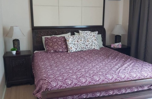 Bang Kra So House | Cheerful 3br Townhome with Community pool in Nonthaburi City Center near MRT