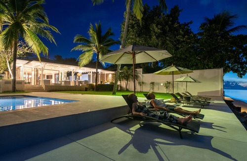 Bang Po Villa | Chi Beachfront Pool Villa - 5 Bedroom