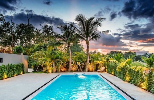 Saraphi Villa | Chiang Mai Luxury Private Pool Villa (5 Bedrooms, Terrace Views, Hi-Speed WiFi)