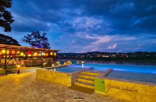 Chiang Khong Hotel | Chiangkhong Teak Garden Riverfront Onsen Hotel