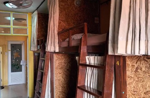 Wua Lai Hostel | Chiangmai Capsule Hostel