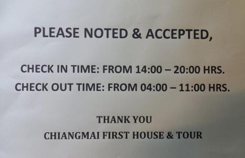 Sri Phum Hostel | Chiangmai First House & Tour