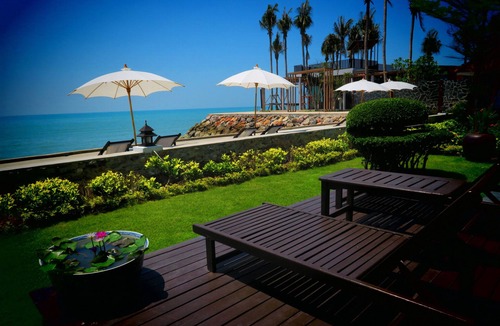 Laem Phak Bia Hotel | Chomtalay Resort at Had Chaosamran Beach