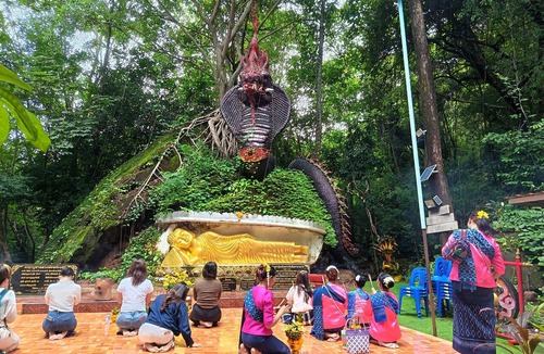 Bung Khong Long Hotel | Chomveiwbungkhonglong