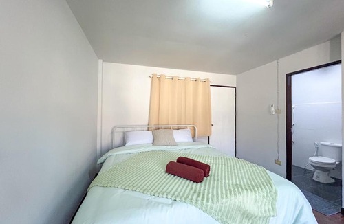 Nimman Apartment | City center room with mountain view