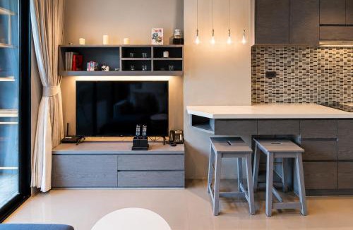 Kamala Apartment | CityGate 1 Bedroom Suites - Serenity
