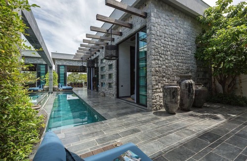 Mae Nam Villa | Clay Beach Beachfront Villa 2 - Courtyard 3 Bedrooms