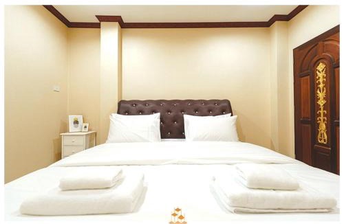 Ranong House | close