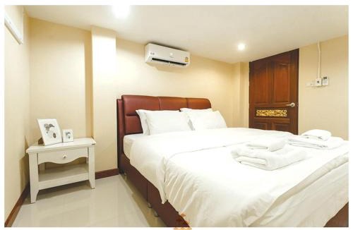 Ranong House | close